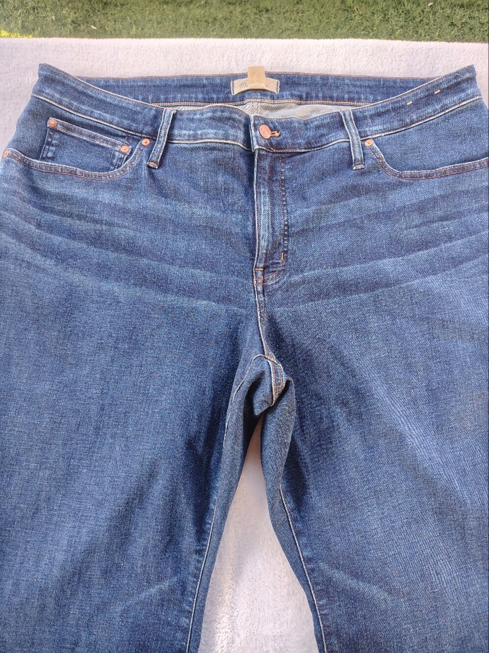 Madewell Straight-Leg Women's Jeans in Dark Blue Denim